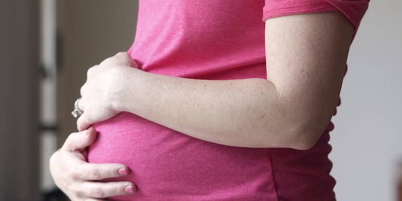 COVID shot reduces risk of severe illness, premature birth in pregnancy, study says