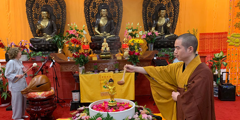 A chance to peek inside the calm of a Buddhist temple